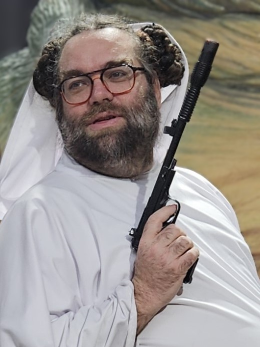 Portrait de Mikaël alias Presque Leïa, cosplayeur événementiel